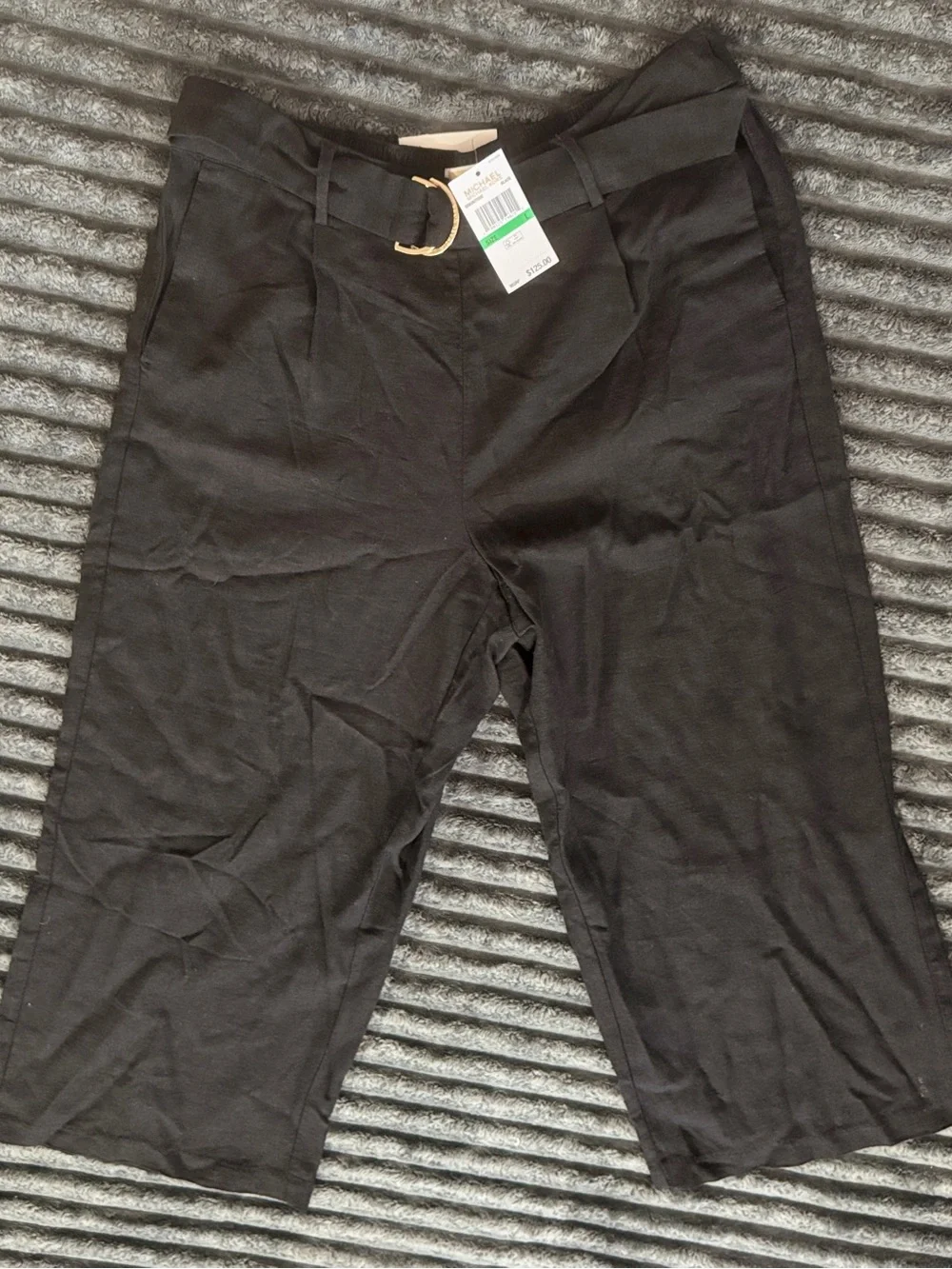 Michael Kors Black Cropped Flat-Front Capris with Gold D-Ring